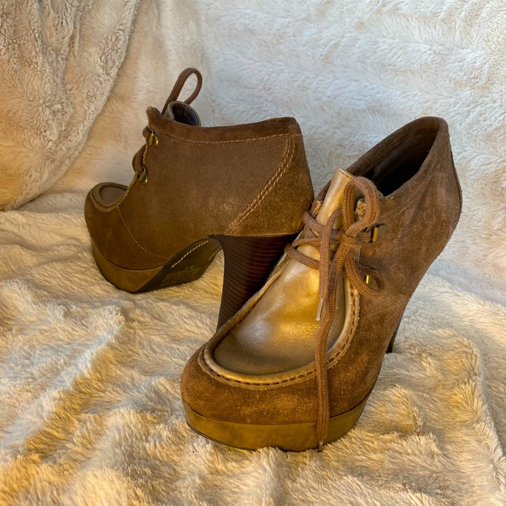 Beautiful ankle boots handcrafted in Brazil with legit leather